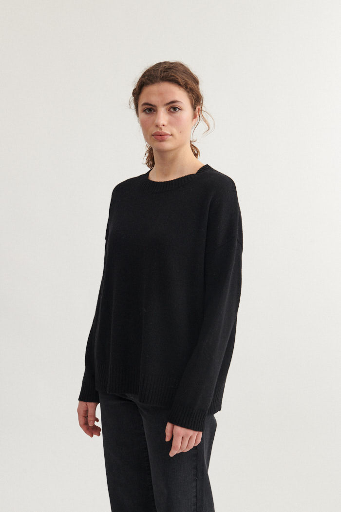 Basic Apparel Lise O-Neck Sweaters 001 Black
